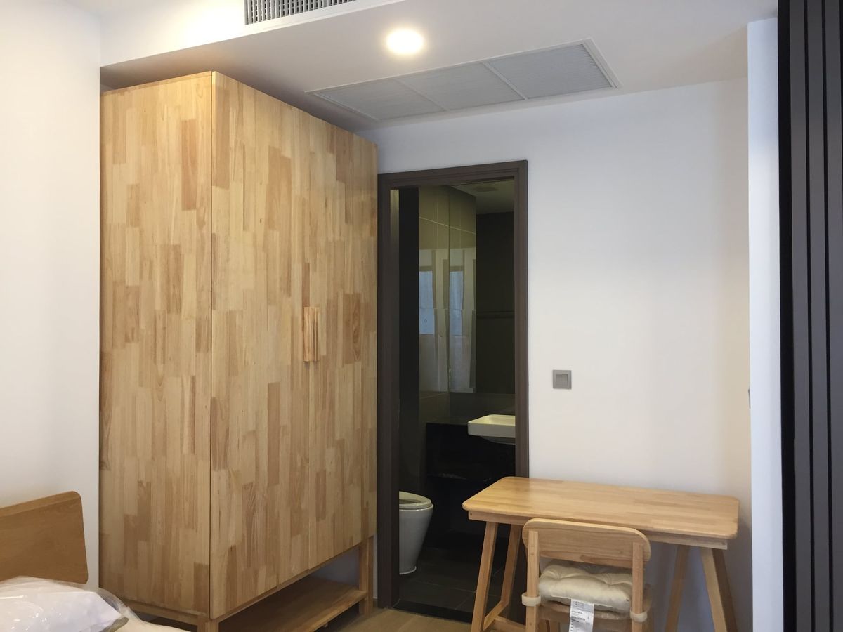 ให้เช่าคอนโดสยาม จุฬา สามย่าน : Ashton Chula Silom【𝐑𝐄𝐍𝐓】🔥ห้องโทนไม้คลาสสิก เติมความผ่อนคลายและสุนทรียะในทุกการใช้ชีวิต🔥  ติดต่อไลน์ไอดี: @hacondo