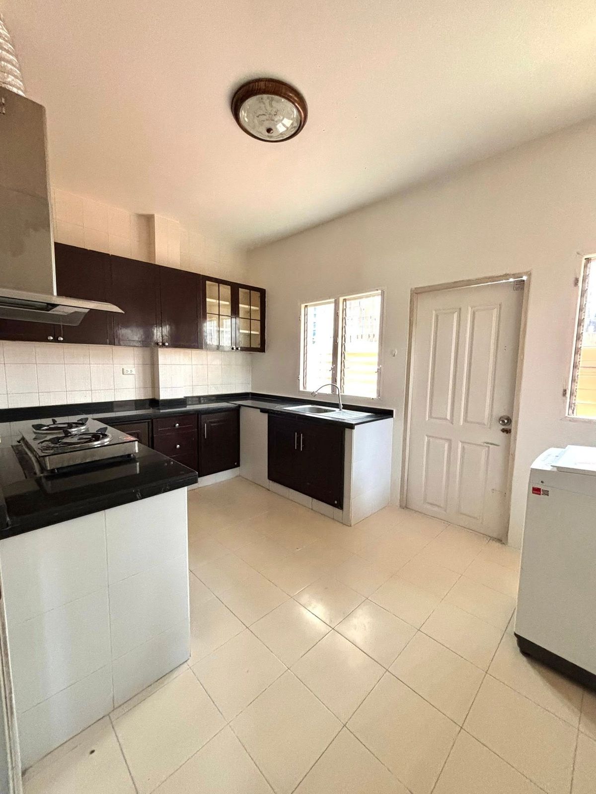 บ้านลาดพร้าว101 แฮปปี้แลนด์ : 🌟 ขาย/ให้เช่าบ้านเดี่ยว 2 ชั้น โครงการ Krongthong Villa Park ทำเลบางกะปิ ขนาดใหญ่ 3 ห้องนอน 3 ห้องน้ำ พร้อมที่จอดรถ 1-2 คัน ตกแต่งครบพร้อมเข้าอยู่ เหมาะสำหรับครอบครัว เดินทางสะดวก ใกล้ห้างสรรพสินค้า โรงเรียน โรงพยาบาล