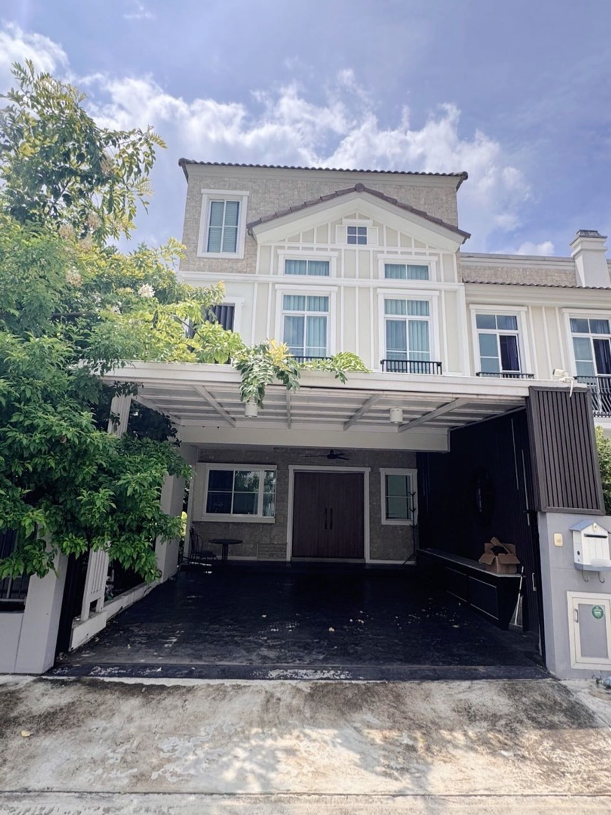 ให้เช่าทาวน์โฮมบางนา แบริ่ง ลาซาล : 💥ForRent💥3Bed • Indy Bangna-Ramkhamhang 2 🏡 Near Mega Bangna ✨ Duplex ‼️Corner House with Private Garden 🌳 Ready to move in ‼️