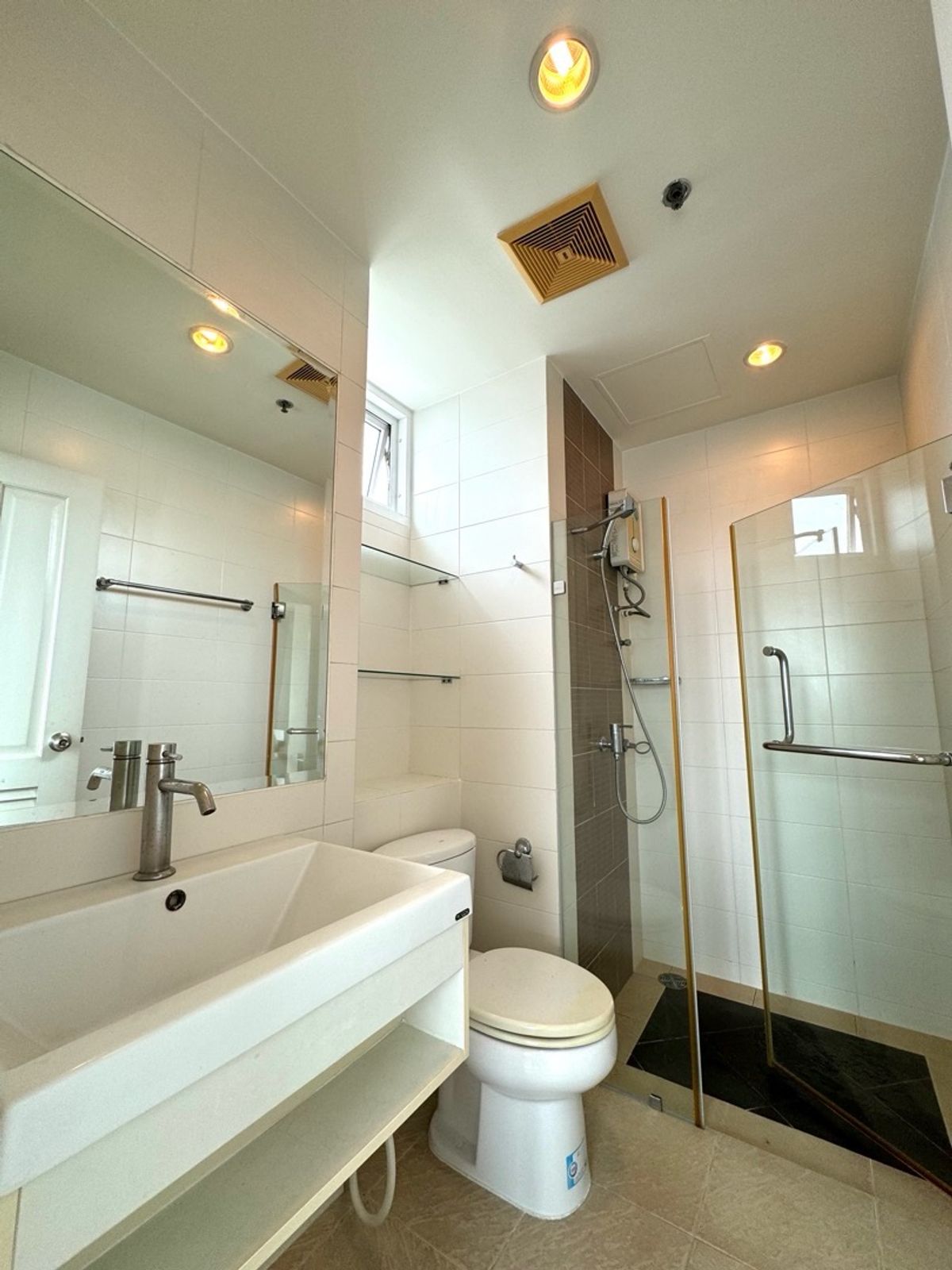 For RentCondoSathorn, Narathiwat : Available: The Complete Narathiwat Condo, large 2-bedroom, 2-bathroom unit.