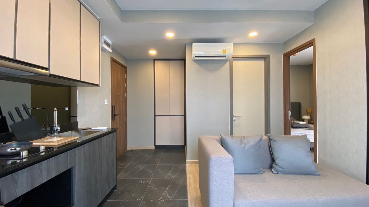 For SaleCondoRatchadapisek, Huaikwang, Suttisan : 🔥Urgent Sale🔥 The Teak Ratchada 19, fully furnished and ready to move in, just 50 meters from Ratchadaphisek MRT Station.
