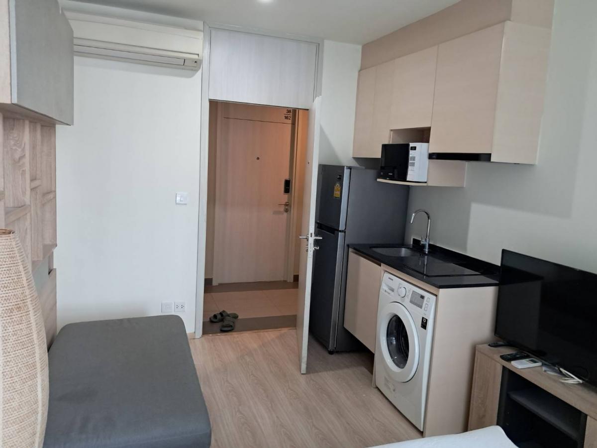 For SaleCondoRatchadapisek, Huaikwang, Suttisan : Actual price includes expenses, Studio condo ready to move in, near MRT Cultural Center! Special price 2.6 million at Noble Revolve Ratchada!