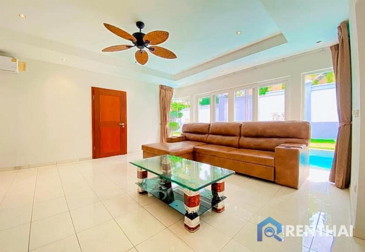 สยามรอยัลวิว – วิลล่าส่วนตัวพร้อมสระว่ายน้ำและสวนกว้าง Loading...