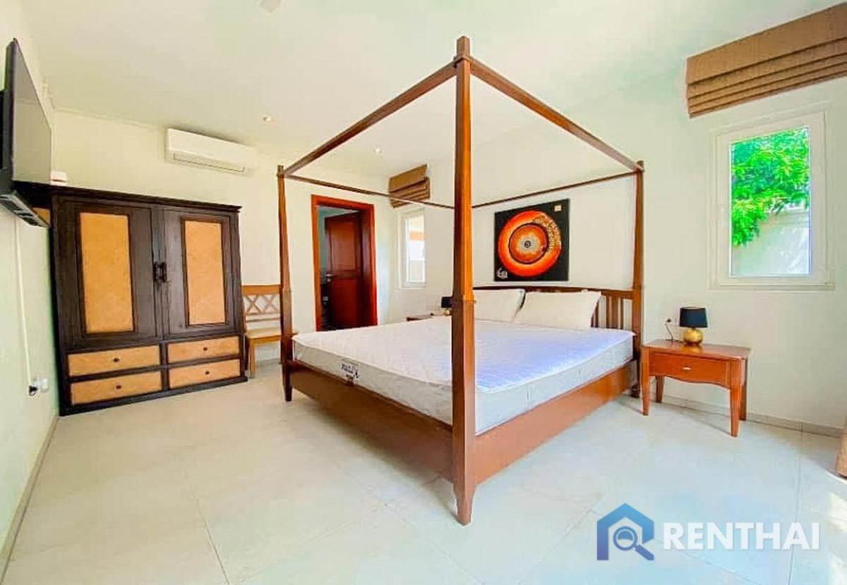 สยามรอยัลวิว – วิลล่าส่วนตัวพร้อมสระว่ายน้ำและสวนกว้าง Loading...