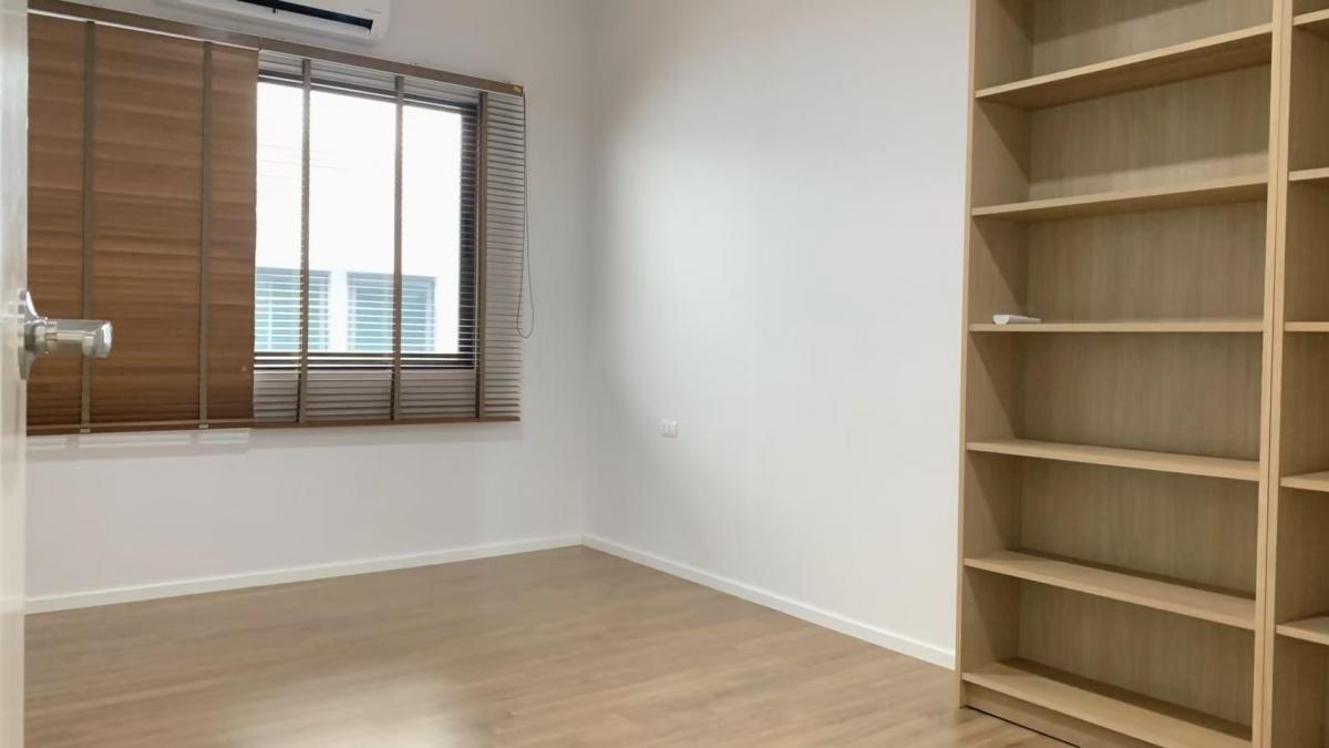 ขายทาวน์โฮมเสรีไทย-นิด้า : ทาวน์โฮมหรู 4 ห้องนอน ใจกลางลาดพร้าว-เสรีไทย พร้อมเข้าอยู่ทันที Luxury 4-Bed Townhome in Ladprao-Serithai, Ready to Move In Now เช่าเพียง 28,000 บ./ด. เฟอร์ครบ พร้อมสิ่งอำนวยความสะดวกครบครัน Rent Only 28,000 THB/month, Fully Furnished with Top Ameniti