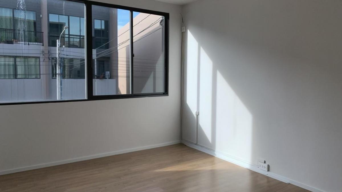 ขายทาวน์โฮมเสรีไทย-นิด้า : ทาวน์โฮมหรู 4 ห้องนอน ใจกลางลาดพร้าว-เสรีไทย พร้อมเข้าอยู่ทันที Luxury 4-Bed Townhome in Ladprao-Serithai, Ready to Move In Now เช่าเพียง 28,000 บ./ด. เฟอร์ครบ พร้อมสิ่งอำนวยความสะดวกครบครัน Rent Only 28,000 THB/month, Fully Furnished with Top Ameniti