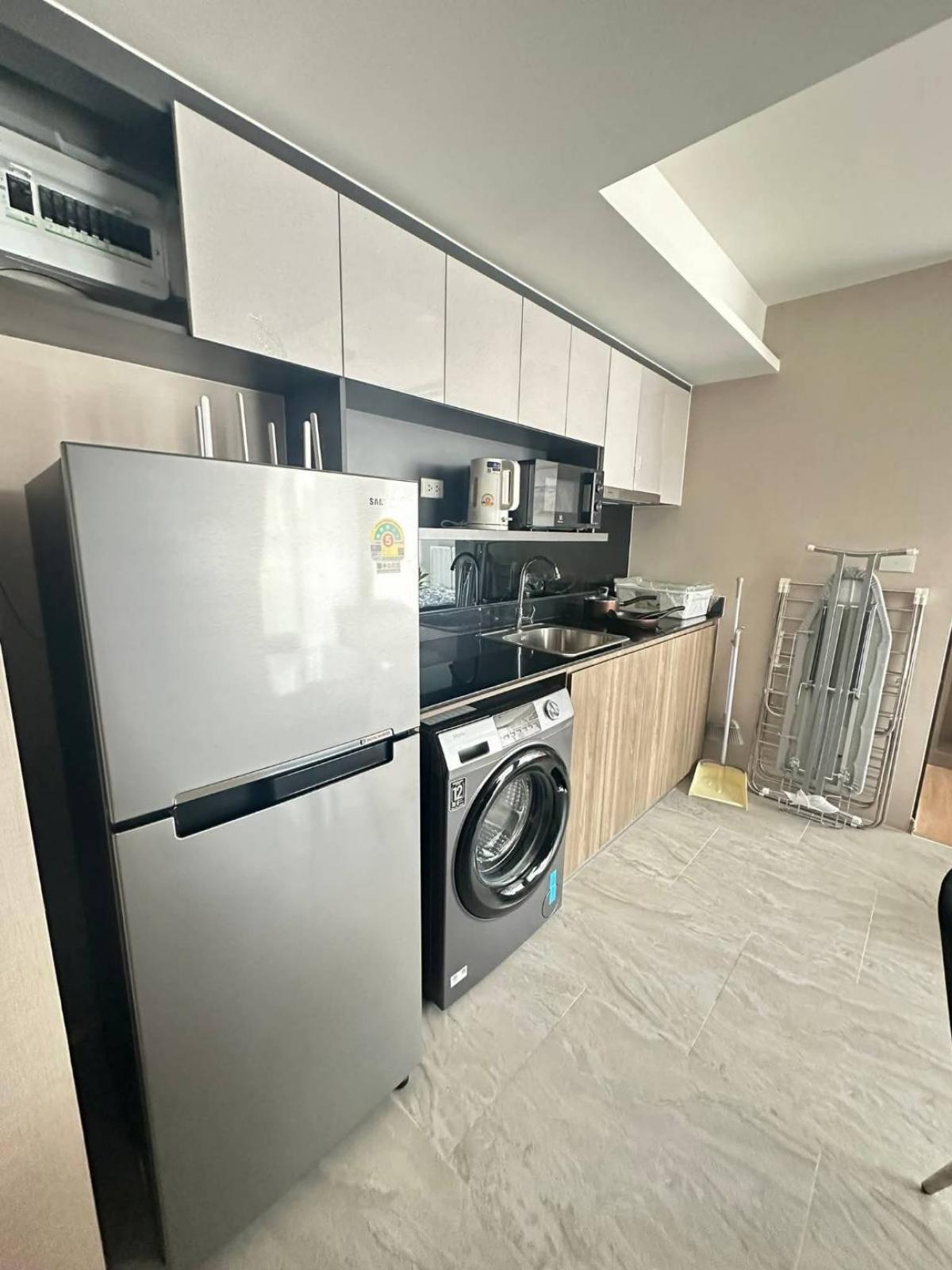 ให้เช่าคอนโดพระราม 9 เพชรบุรีตัดใหม่ RCA : 28/02/2026, คอนโดหรู ใจกลางทองหล่อ 1 ห้องนอน พร้อมอยู่! เช่า 22,000 บาท/เดือน ใกล้ BTS และแหล่งช็อปปิ้ง!