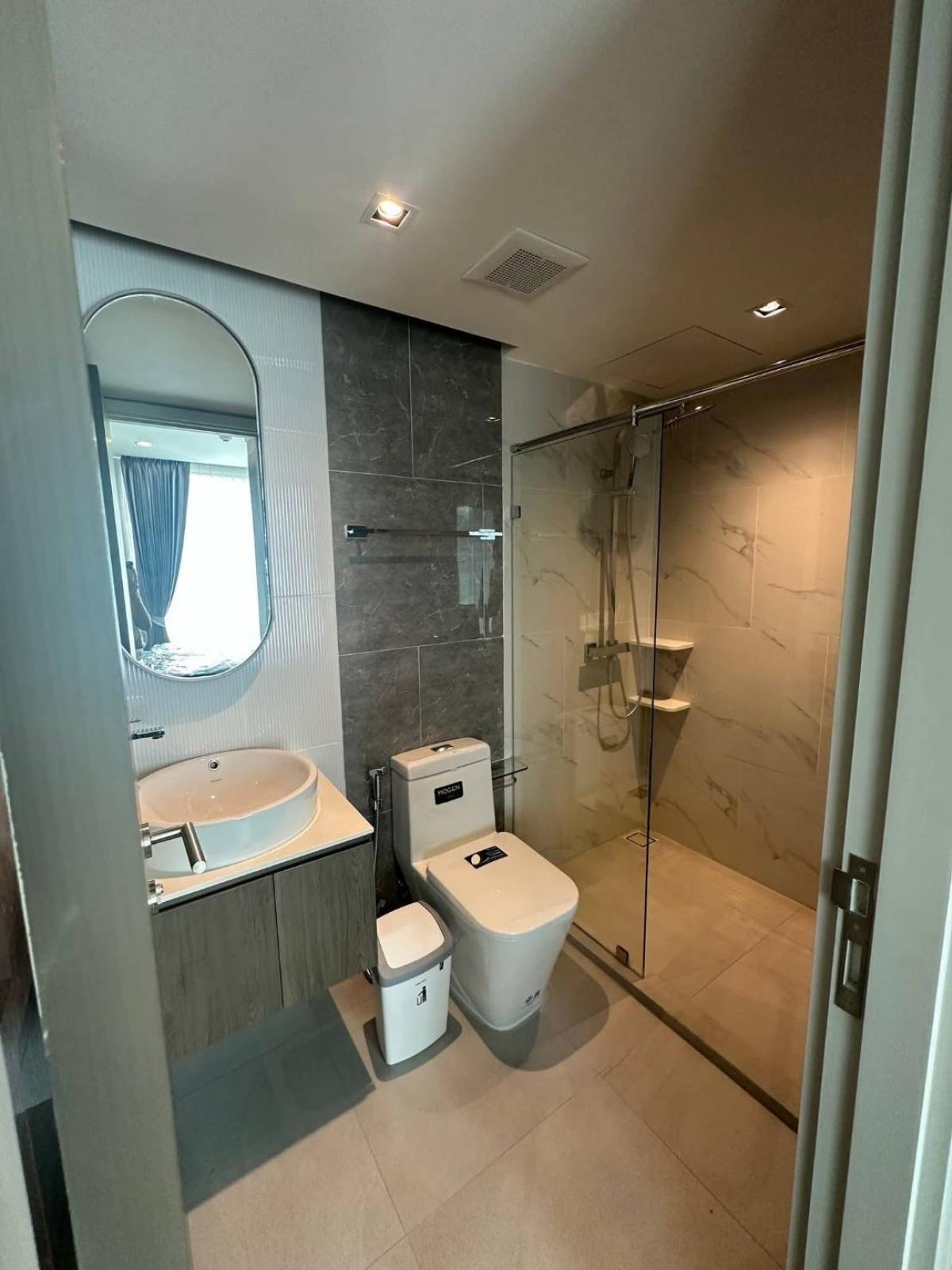 ให้เช่าคอนโดพระราม 9 เพชรบุรีตัดใหม่ RCA : 28/02/2026, คอนโดหรู ใจกลางทองหล่อ 1 ห้องนอน พร้อมอยู่! เช่า 22,000 บาท/เดือน ใกล้ BTS และแหล่งช็อปปิ้ง!