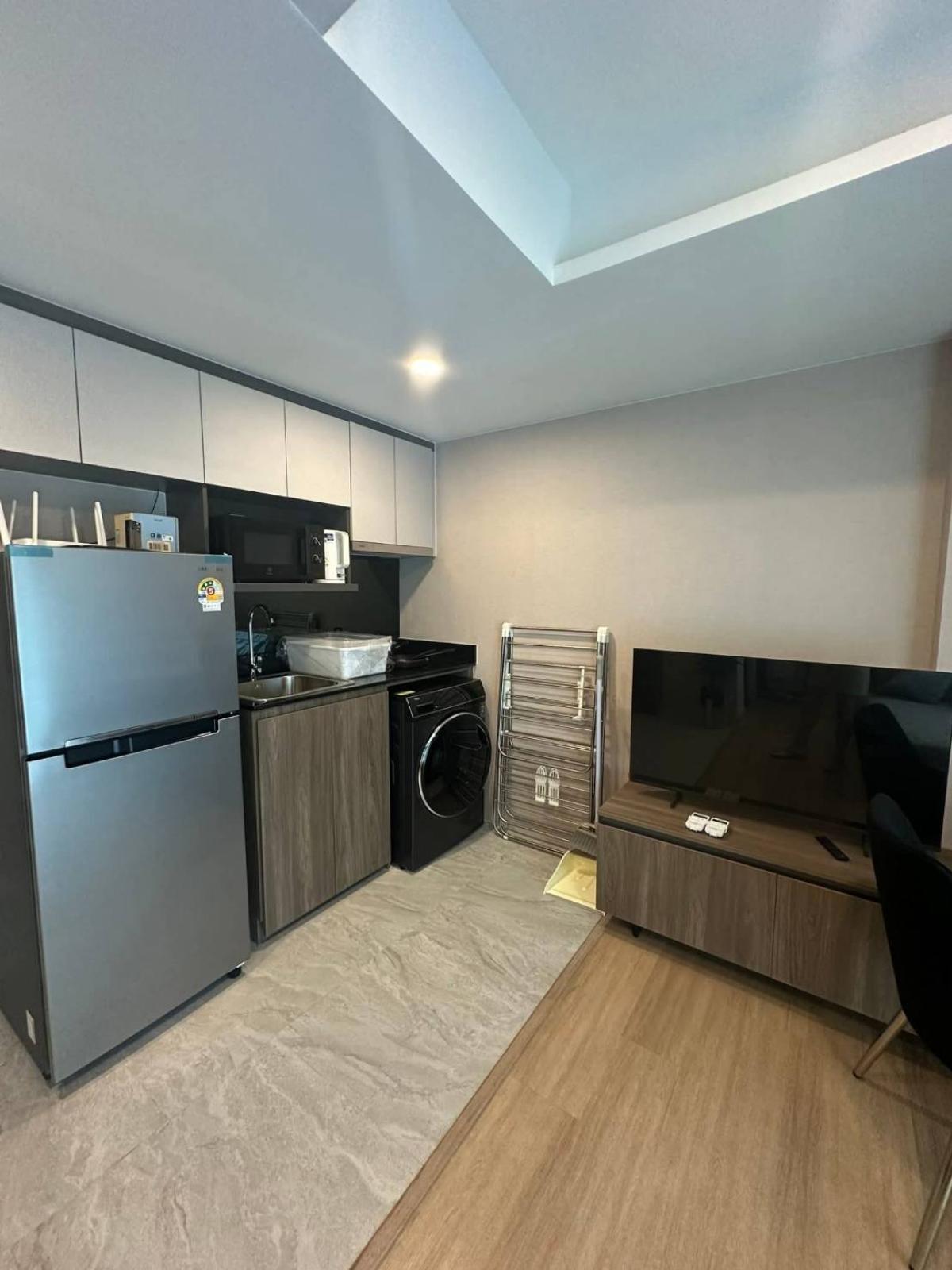 For RentCondoRama9, Petchburi, RCA : 03/04/2026, Condo in the heart of Thonglor, 1 bedroom, 22,000 THB/month
Fully equipped with amenities, near BTS Thong Lo! 0642748883