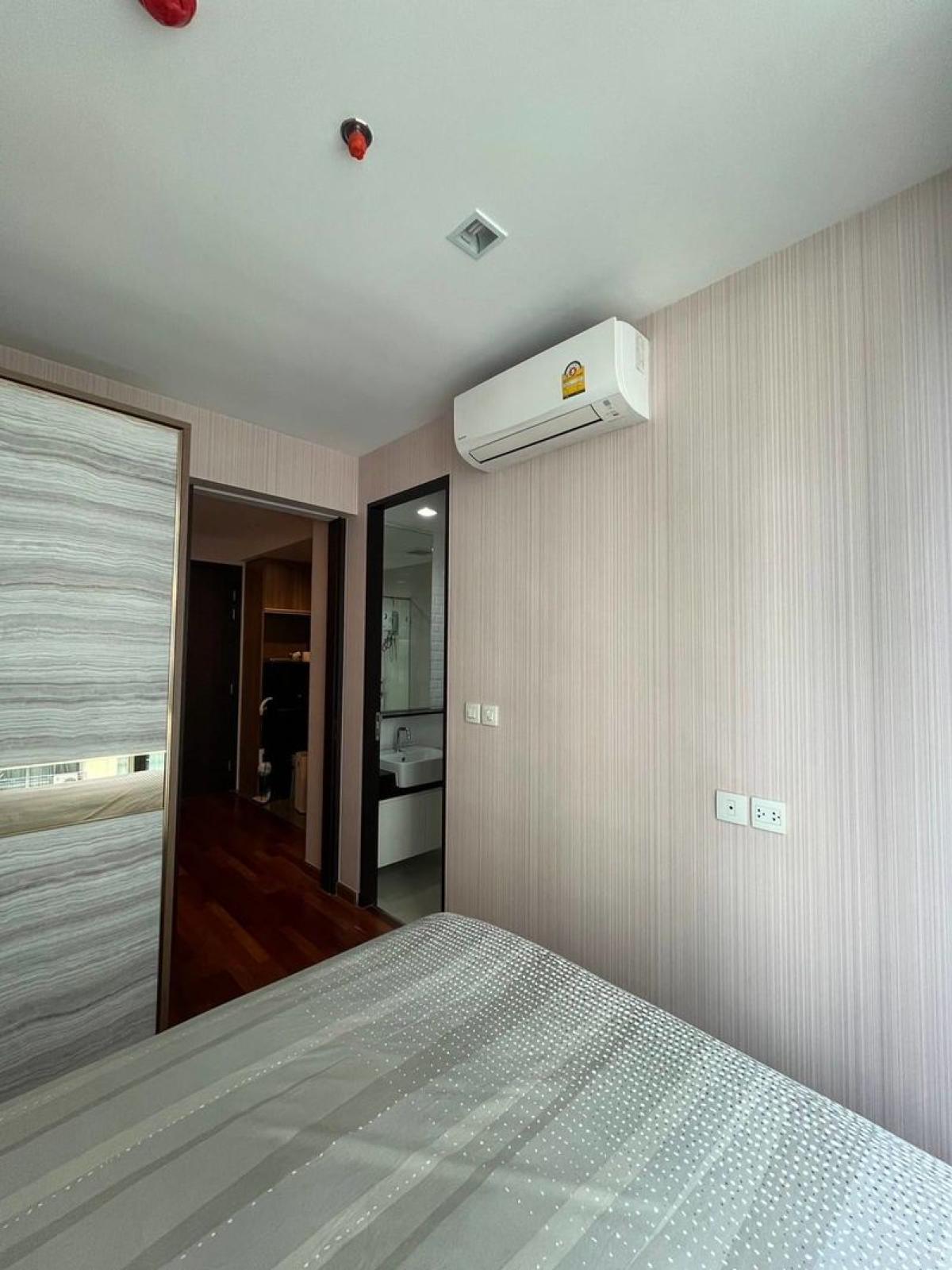 For SaleCondoRatchathewi,Phayathai : 03/04/2026, Condo in the heart of Siam! Good view, great price. 1 bedroom starting at 4.2 million.
Close to BTS Ratchathewi, shopping areas, and famous universities. 0642748883