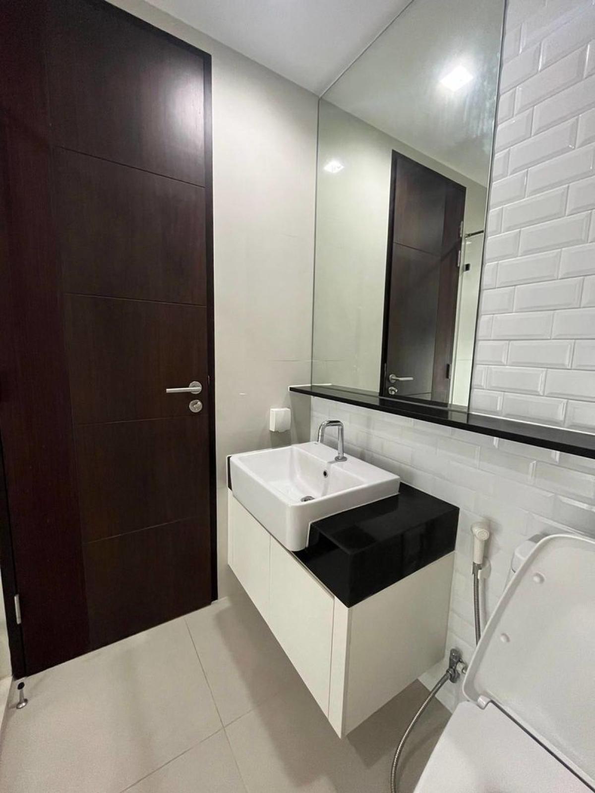 For SaleCondoRatchathewi,Phayathai : 03/04/2026, Condo in the heart of Siam! Good view, great price. 1 bedroom starting at 4.2 million.
Close to BTS Ratchathewi, shopping areas, and famous universities. 0642748883