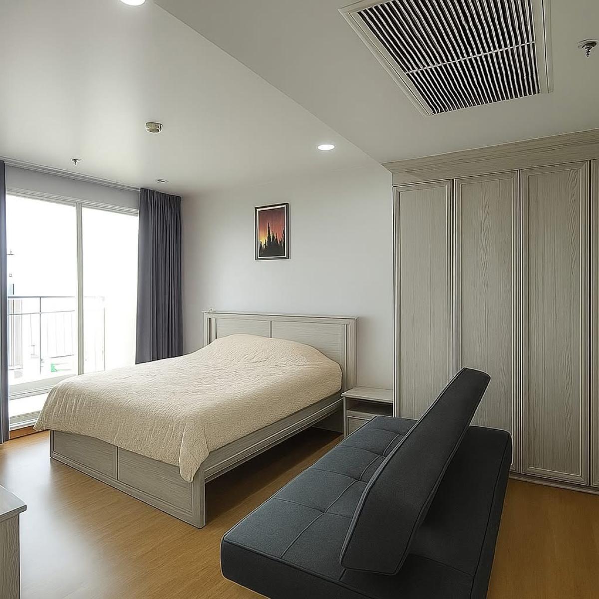 For SaleCondoRama9, Petchburi, RCA : 03/04/2026, Luxury ready to move in! Supalai Wellington 3 bedrooms in the heart of Ratchada
Large condo 136.8 sq.m. near MRT Cultural Center for only 12.99 million! 0642748883
