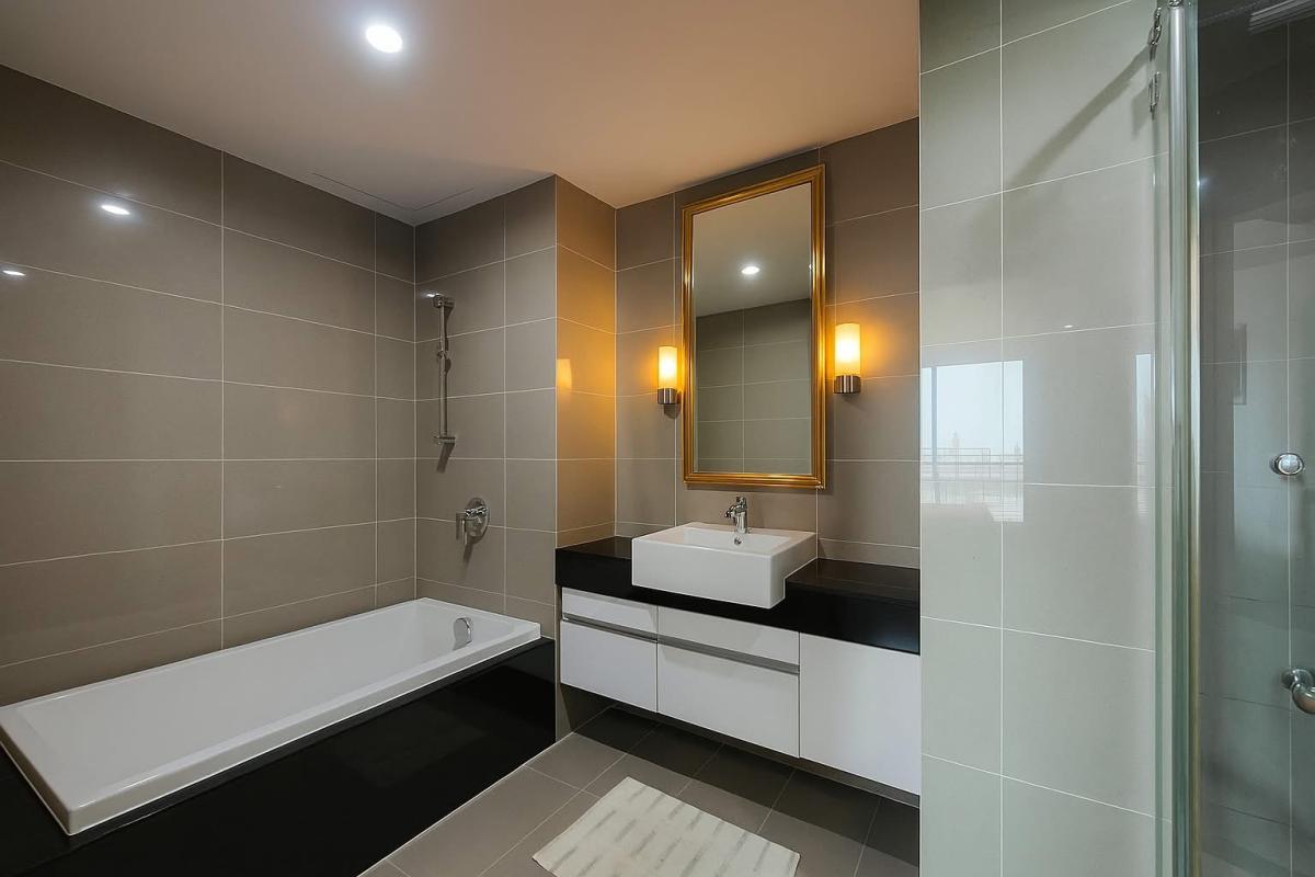 For SaleCondoRama9, Petchburi, RCA : 03/04/2026, Luxury ready to move in! Supalai Wellington 3 bedrooms in the heart of Ratchada
Large condo 136.8 sq.m. near MRT Cultural Center for only 12.99 million! 0642748883