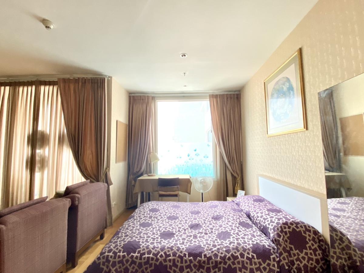 For SaleCondoRatchathewi,Phayathai : 03/04/2026, Investment-worthy! Studio condo 40.9 sq.m. Villa Rachatewi near BTS Ratchathewi for only 5.2 million.
Fully equipped with amenities: fitness center, swimming pool, relaxation garden. Convenient access to all points! 0642748883