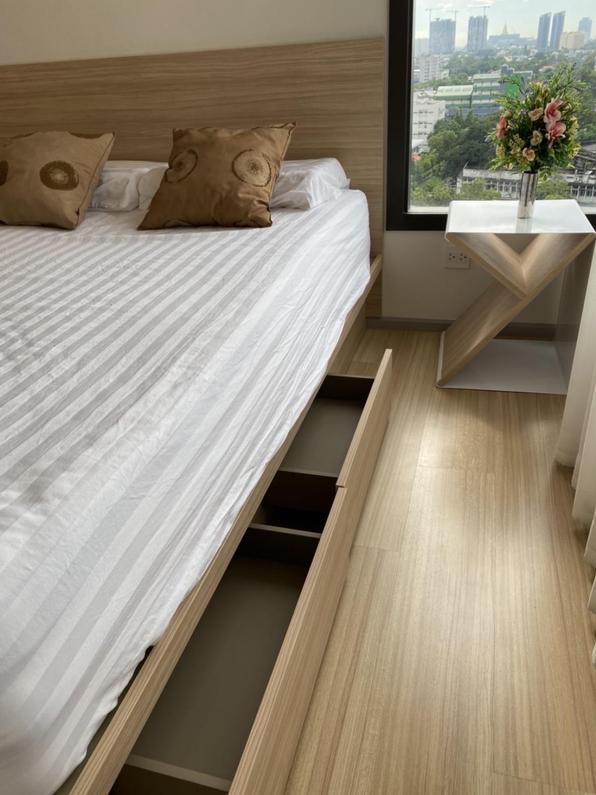 For SaleCondoSapankwai,Jatujak : 03/04/2026, Luxury condo with 2 bedrooms in the heart of Chatuchak, close to BTS/MRT. Comfortable living with complete sports and recreation facilities for only 7.99 million! 0642748883