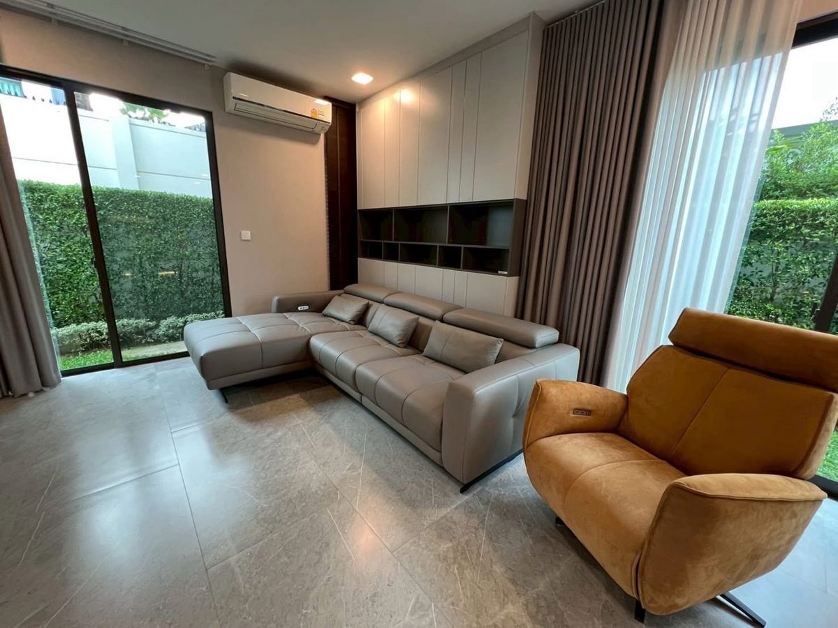 บ้านสมุทรปราการ สำโรง : ด่วน 📌Mantana Bangna KM.15 ขนาด 283 Sq.m 4 bed 5 bath เพียง 22 MB ( Rent 180,000 / m) ติดต่อ 086-795-9997 