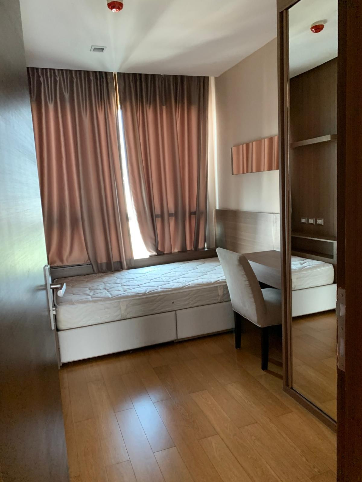 ให้เช่าคอนโดพระราม 9 เพชรบุรีตัดใหม่ RCA : เช่าคอนโด  ดิ แอดเดรส อโศก MRT-เพชรบุรี มักกะสัน เขต ราชเทวี กรุงเทพ CX-44028