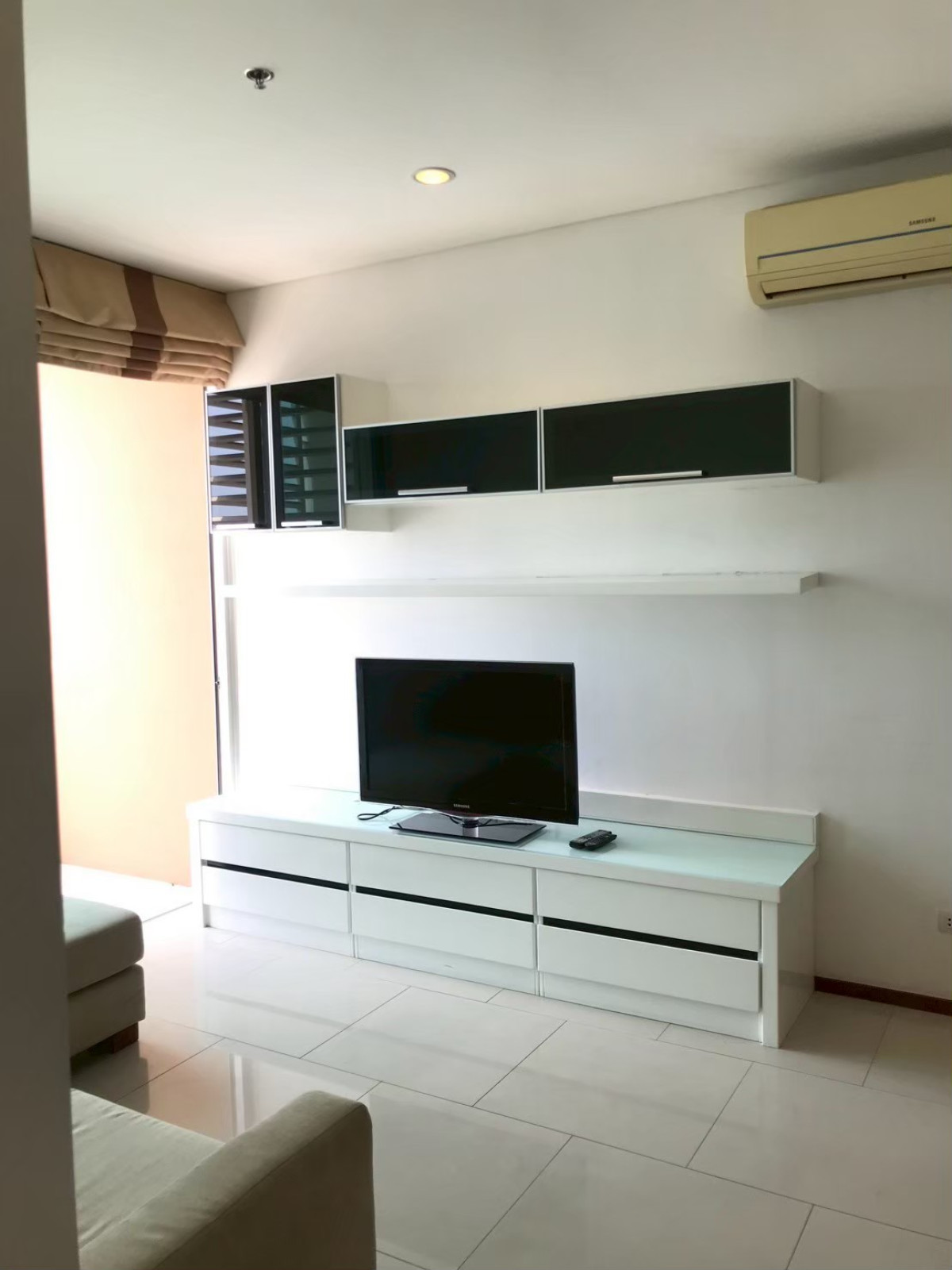 For RentCondoWongwianyai, Charoennakor : FOR RENT condo , Villa Sathorn , BTS-Krung Thon Buri , Khlong Ton Sai , Khlong San , Bangkok , CX-33531