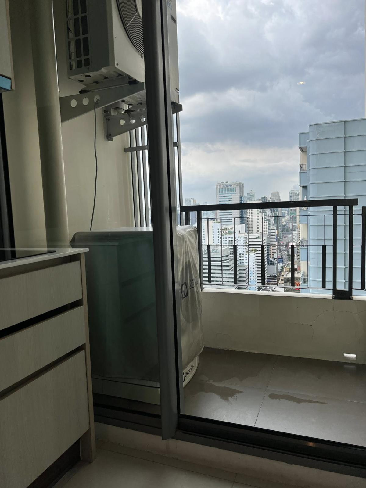 ให้เช่าคอนโดพระราม 9 เพชรบุรีตัดใหม่ RCA : เช่าคอนโด  คิว อโศก MRT-เพชรบุรี มักกะสัน เขต ราชเทวี กรุงเทพ  CX-121717