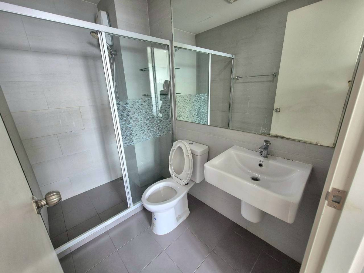 For RentCondoSriracha Laem Chabang Ban Bueng : : "🌟 High condo on the 32nd floor of Sriracha | Notting Hill Laemchabang-Sriracha | Renting only 8,000/month with complete fir!"