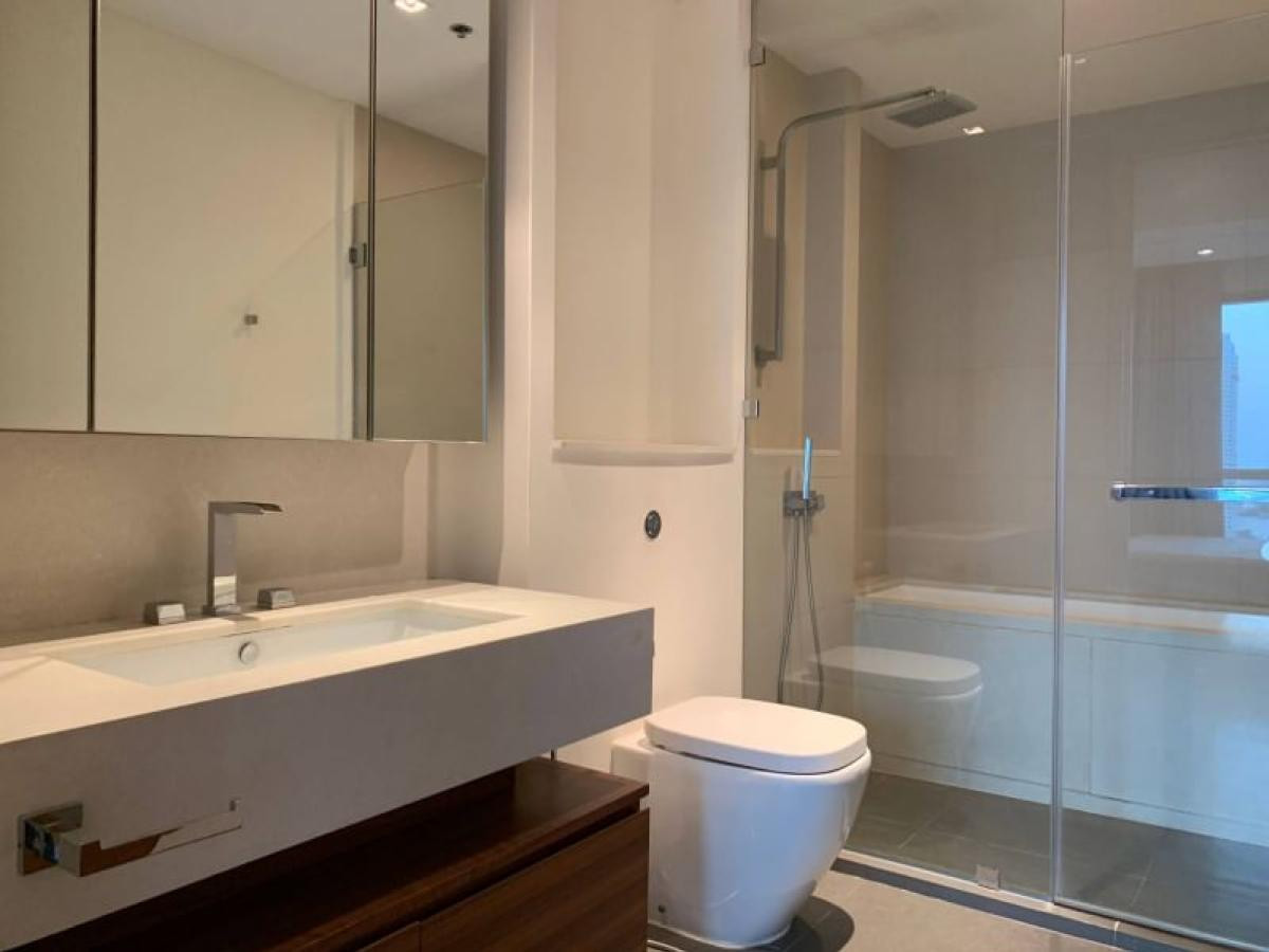 For RentCondoWongwianyai, Charoennakor : FOR RENT condo , The River , high floor , BTS-Saphan Taksin , Khlong Ton Sai , Khlong San , Bangkok ,CX-83233