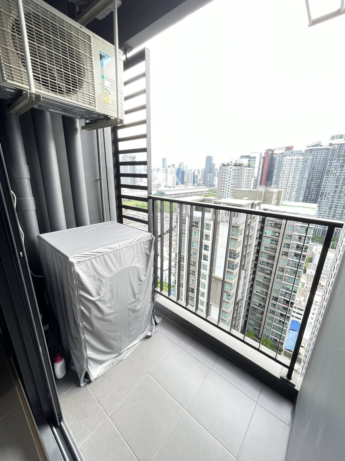 ให้เช่าคอนโดพระราม 9 เพชรบุรีตัดใหม่ RCA : เช่าคอนโด  ไอดีโอ พระราม 9-อโศก MRT-พระราม 9 ห้วยขวาง เขต ห้วยขวาง กรุงเทพ CX-141411