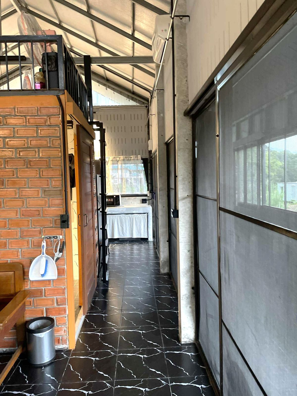 ขายบ้านสระบุรี : ขายบ้านพักตากอากาศพร้อมที่ดิน  1 ไร่ 2 งาน   ต.ชะอม  อ.แก่งคอย  สระบุรี