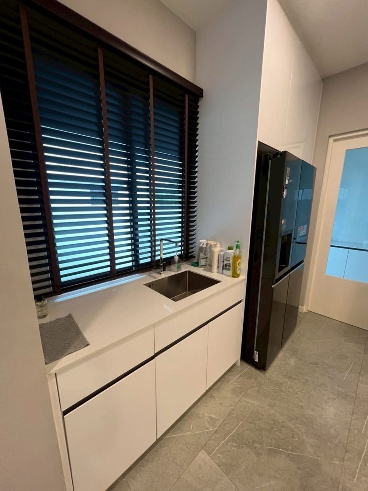 บ้านสมุทรปราการ สำโรง : 📢👇บ้านทำเลศักยภาพ! บ้านแปลงมุมในโครงการมัณฑนา บางนา กม.15 ใกล้คลับเฮาส์และทะเลสาบ พร้อม EV Charger