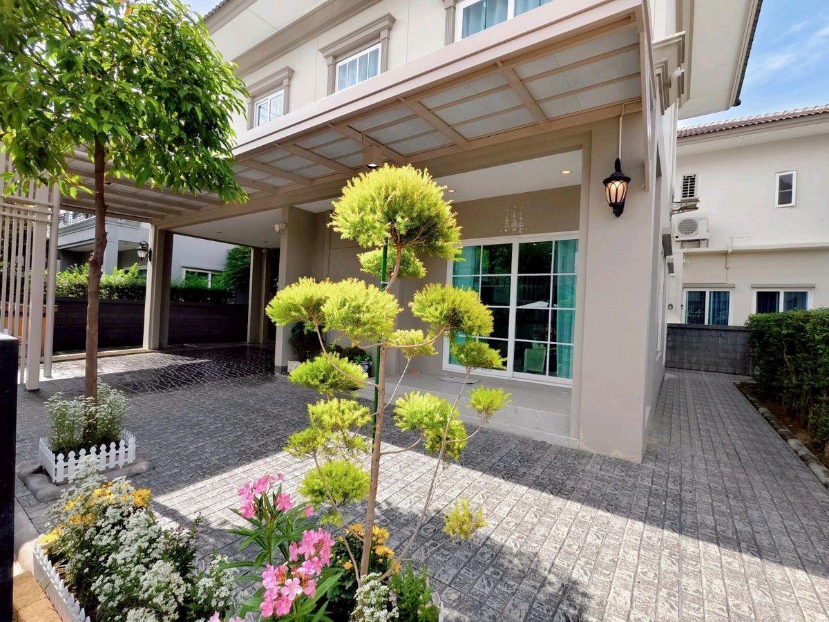For RentHousePathum Thani,Rangsit, Thammasat : Beautiful house with fully furnished and pet-friendly, 2 mins to the expressway, 10 mins to the airport.