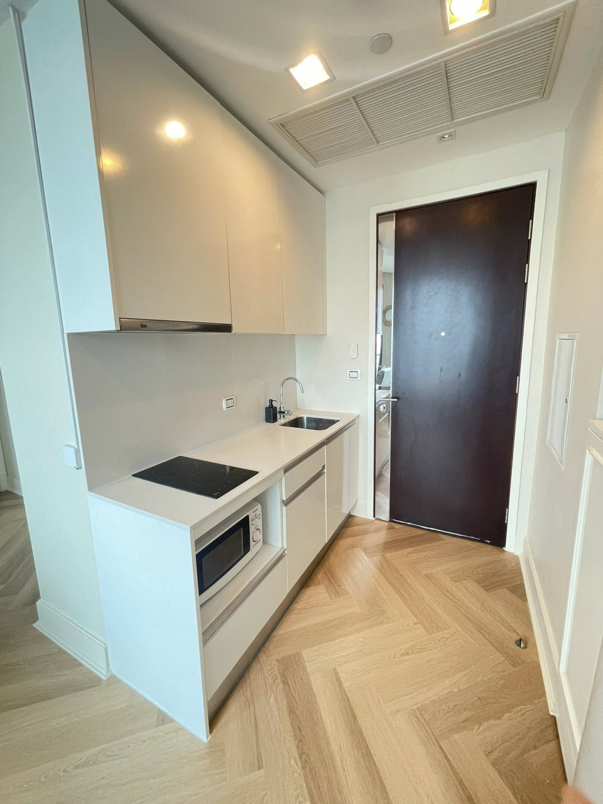 ให้เช่าคอนโดลาดพร้าว เซ็นทรัลลาดพร้าว : เช่าคอนโด  คอนโดอีควิน็อคซ์ พหล-วิภา BTS-พหลโยธิน 59 จอมพล  เขต จตุจักร กรุงเทพ  CX-143079