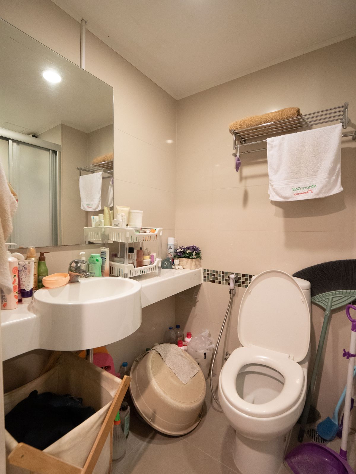 For SaleCondoRama3 (Riverside),Satupadit : Condo for sale, Lumpini Park Riverside Rama 3 Lumpini Park Riverside-Rama 3 condo on the Chao Phraya River. The only place of Lumpini The room is very beautiful, genuine woodwork, unique design, of course. Really full price. Very good value. 1 bedroom, 32