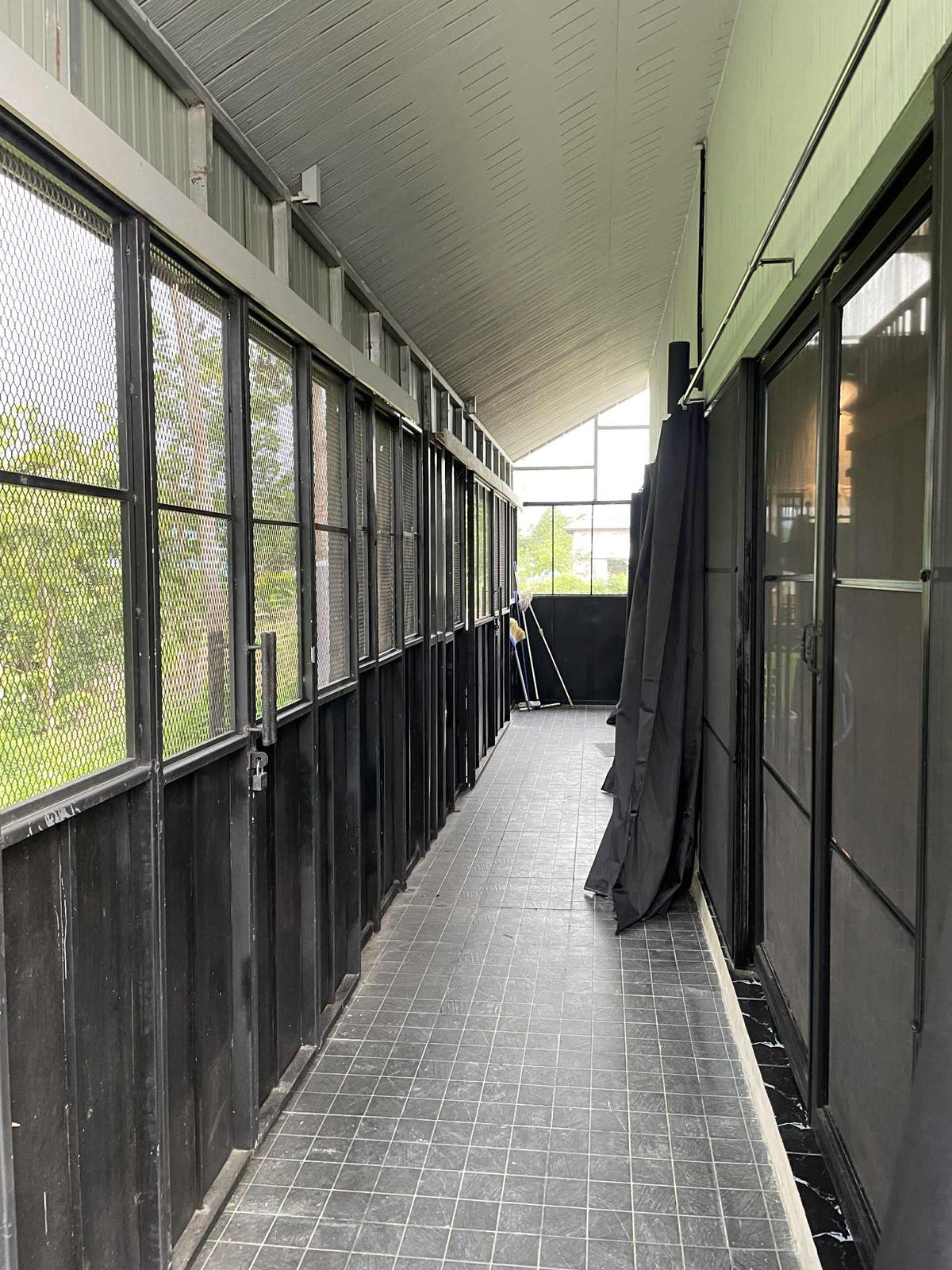 ขายบ้านสระบุรี : ขายบ้านพักตากอากาศพร้อมที่ดิน  1 ไร่ 2 งาน   ต.ชะอม  อ.แก่งคอย  สระบุรี