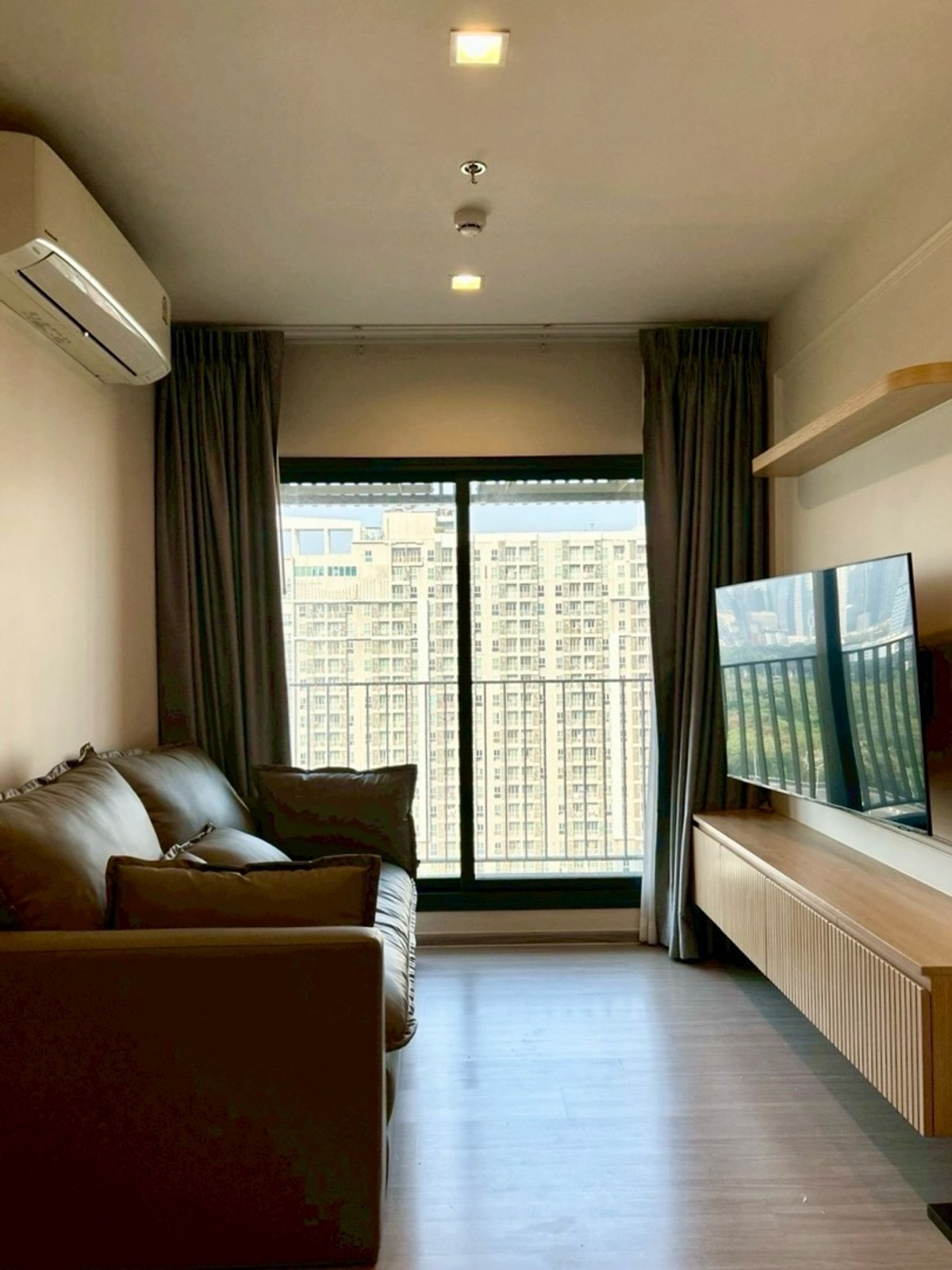 For RentCondoRama9, Petchburi, RCA : For Rent Condo , Life Asoke Hype Rama 9 , MRT-Phra Ram 9 , Makkasan , Rat Thewi , Bangkok , CX-144225