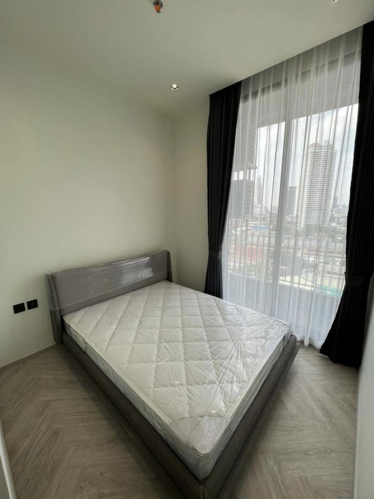 For RentCondoWongwianyai, Charoennakor : For Rent Condo , Chapter Charoennakhorn-Riverside , BTS-Krung Thon Buri , Bang Lamphu Lang , Khlong San , Bangkok , CX-78285