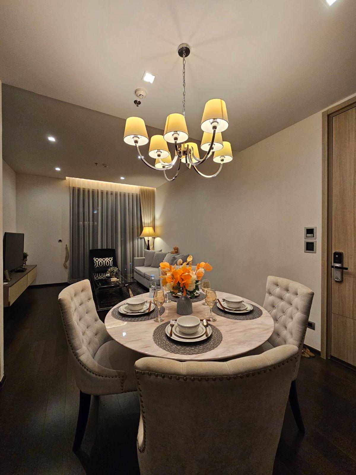 For RentCondoSukhumvit, Asoke, Thonglor : For Rent 1 Bedroom 59 SQ.M Nice Decoration Ready to Move in (Negotiation)