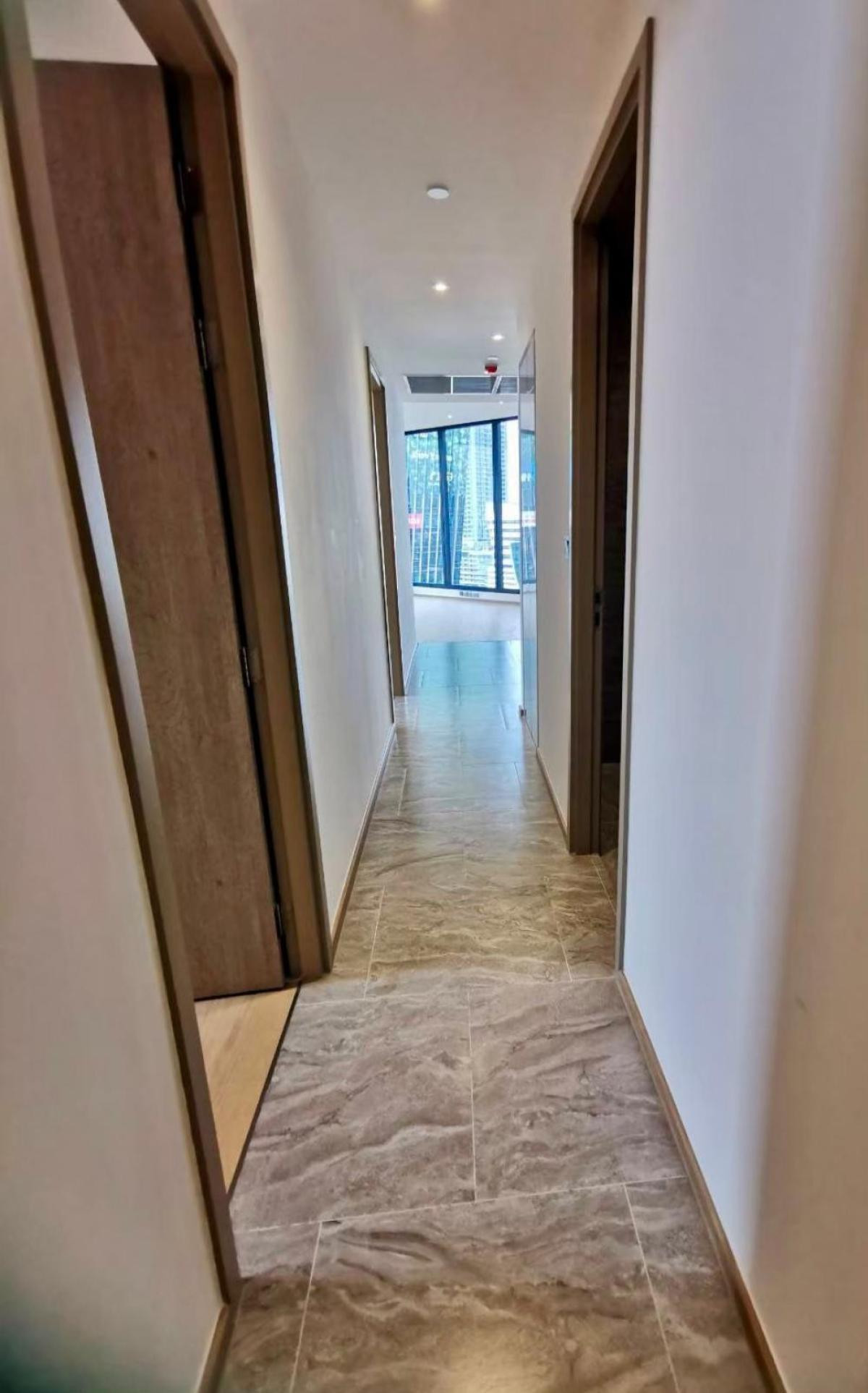 For RentCondoRama9, Petchburi, RCA : FOR RENT condo , Ashton Asoke-Rama 9 , MRT-Phra Ram 9 , Din Daeng , Din Daeng , Bangkok ,  CX-104180