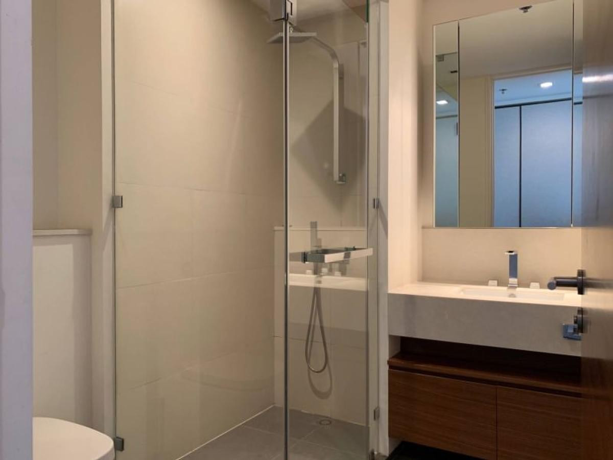 For RentCondoWongwianyai, Charoennakor : FOR RENT condo , The River , high floor , BTS-Saphan Taksin , Khlong Ton Sai , Khlong San , Bangkok ,CX-83233