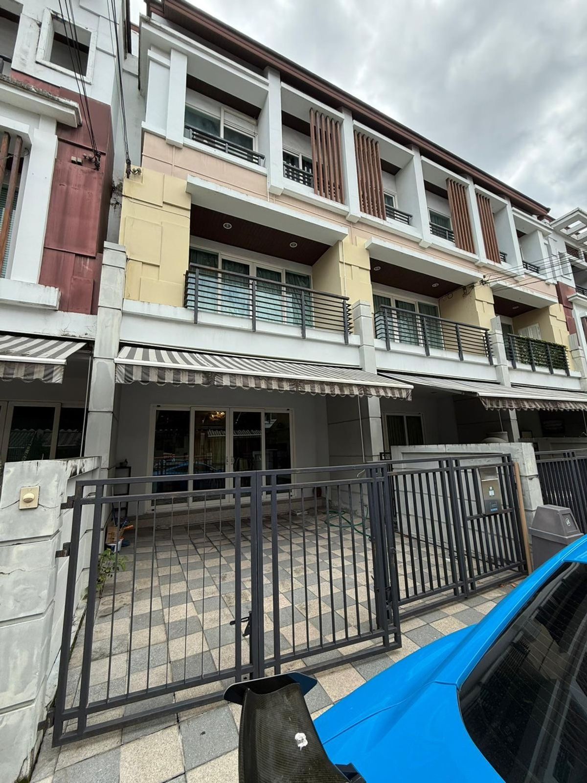 For RentTownhomeYothinpattana,CDC : Baan Klang Muang Urbanion Rama 9 - Ladprao