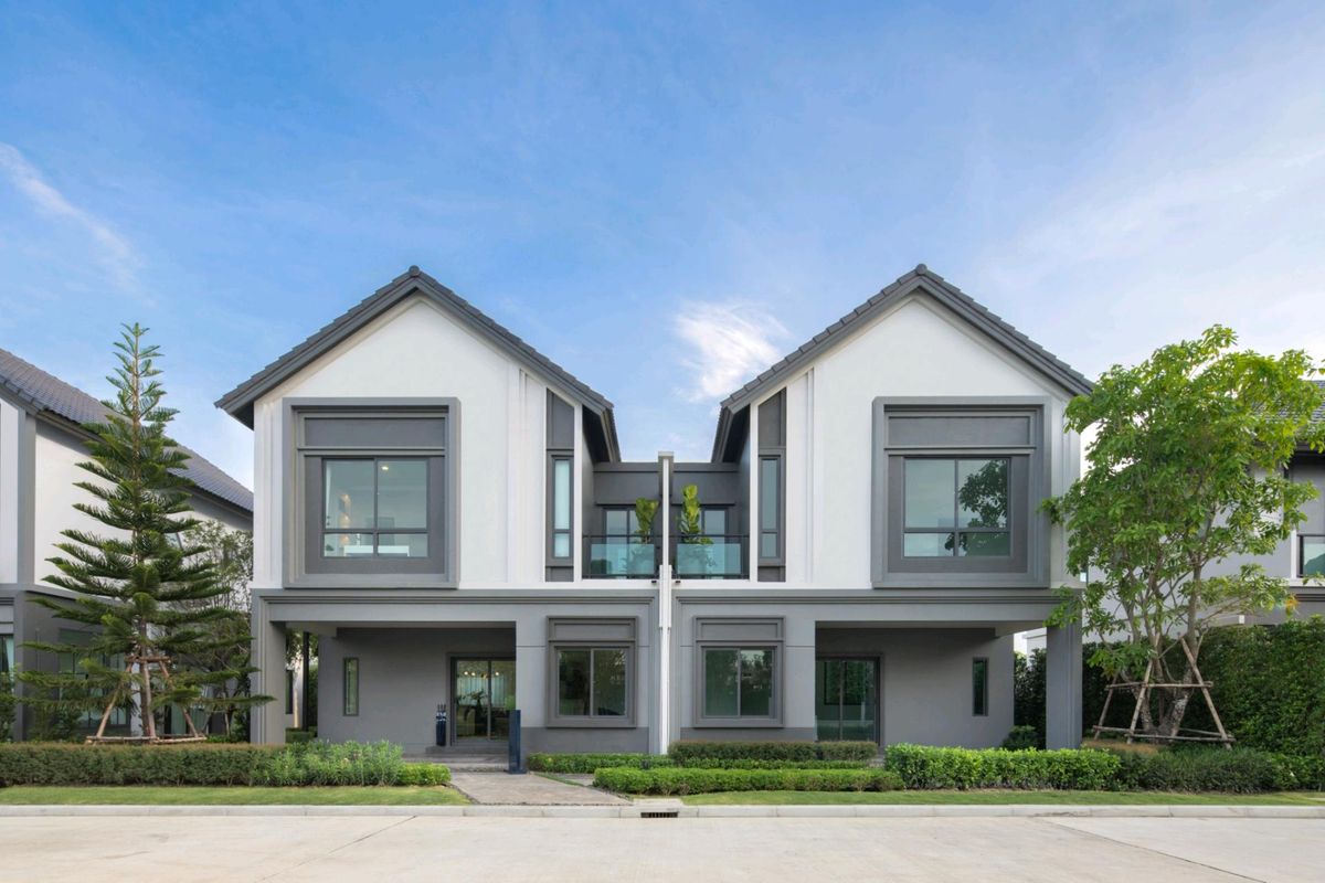 ขายสมุทรปราการ สำโรง : แกรนด์บริทาเนีย บางนา-สุวรรณภูมิ บ้านแฝดฟังก์ชั่นบ้านเดี่ยว ใกล้สนามบินสุวรรณภูมิ