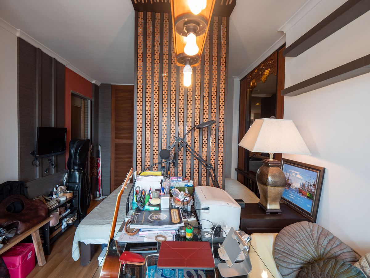 For SaleCondoRama3 (Riverside),Satupadit : Condo for sale, Lumpini Park Riverside Rama 3 Lumpini Park Riverside-Rama 3 condo on the Chao Phraya River. The only place of Lumpini The room is very beautiful, genuine woodwork, unique design, of course. Really full price. Very good value. 1 bedroom, 32