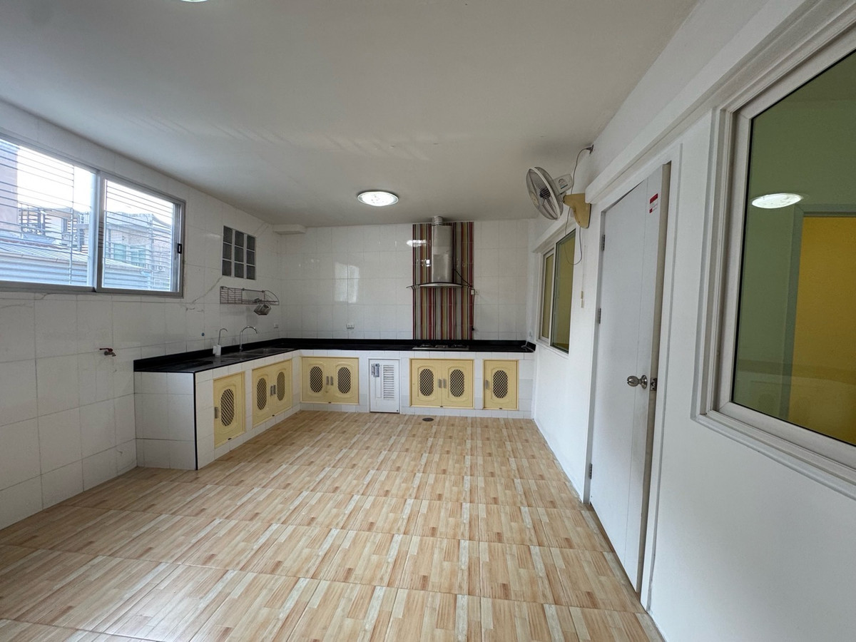 ขายทาวน์โฮมมีนบุรี-ร่มเกล้า : ขายด่วน‼️ ทาวน์โฮม กัสโต้ รามคำแหง Gusto Townhome Ramkhamhaeng 25.5 ตรว