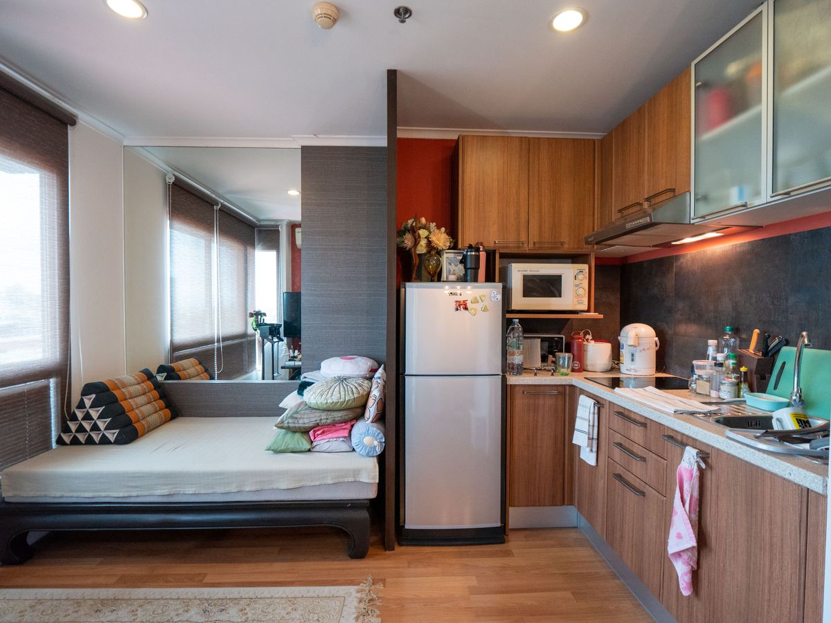 For SaleCondoRama3 (Riverside),Satupadit : Condo for sale, Lumpini Park Riverside Rama 3 Lumpini Park Riverside-Rama 3 condo on the Chao Phraya River. The only place of Lumpini The room is very beautiful, genuine woodwork, unique design, of course. Really full price. Very good value. 1 bedroom, 32