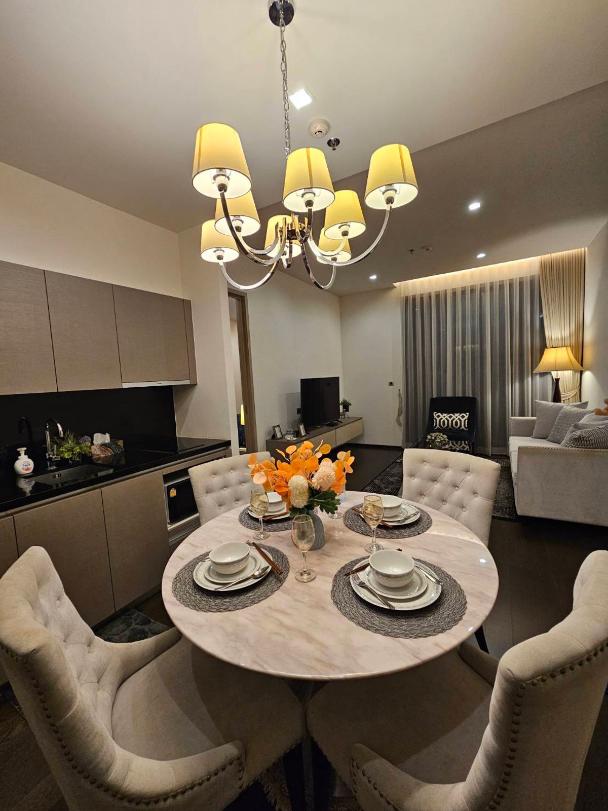 For RentCondoSukhumvit, Asoke, Thonglor : For Rent 1 Bedroom 59 SQ.M Nice Decoration Ready to Move in (Negotiation)