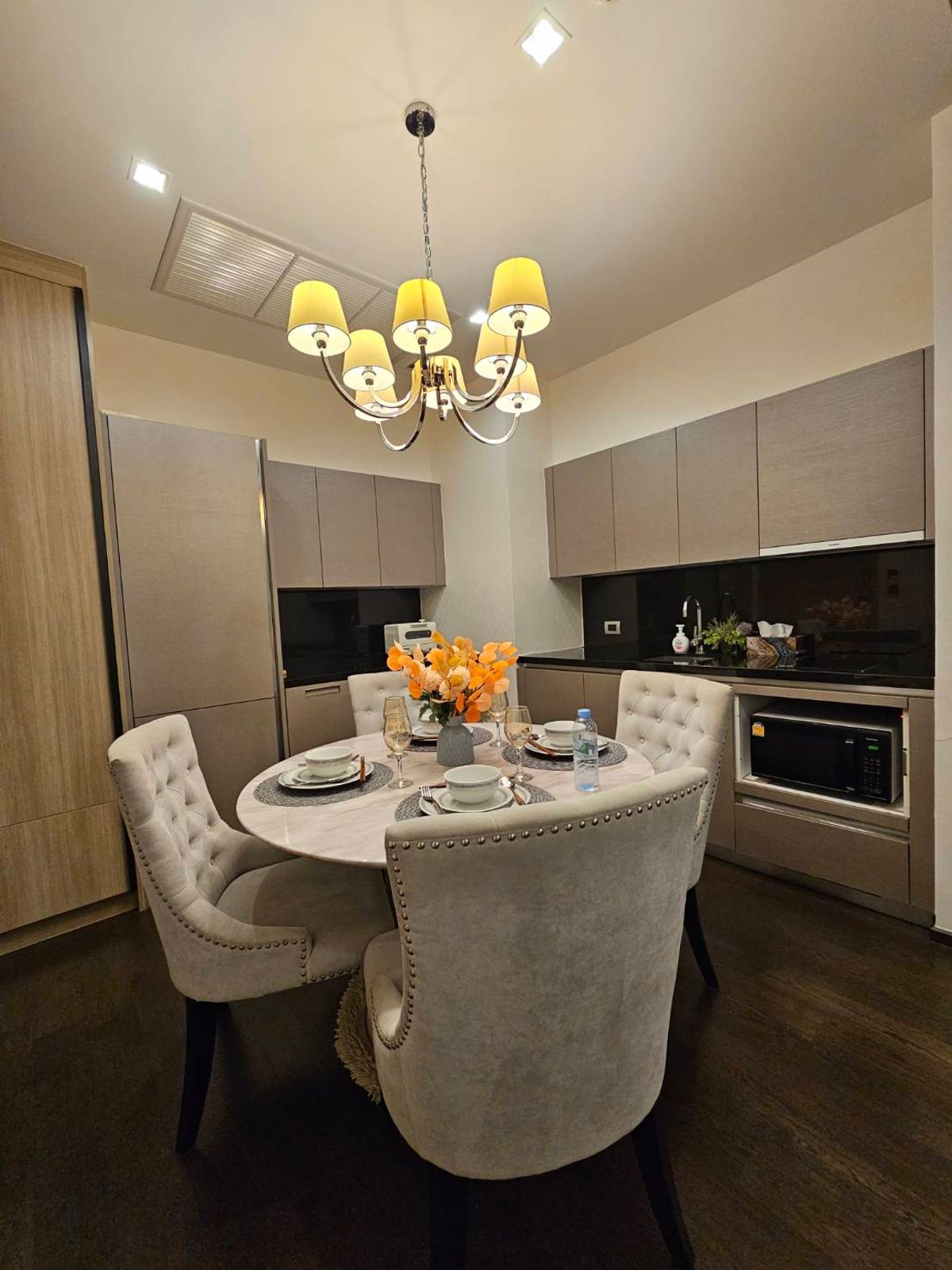 For RentCondoSukhumvit, Asoke, Thonglor : For Rent 1 Bedroom 59 SQ.M Nice Decoration Ready to Move in (Negotiation)