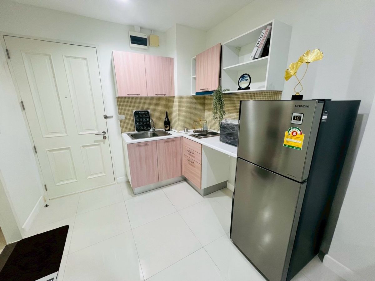 ขายคอนโดพระราม 9 เพชรบุรีตัดใหม่ RCA : 💸 ขายคอนโด The Mark Ratchada-Airportlink ราคา 2.59 ลบ. ขนาด 38 ตร.ม. 1 Bedroom ชั้น 17 เพดานสูง โปร่ง โล่งสบาย ระเบียงกว้างมาก คอนโด High Rise สูงทั้งหมด 25 ชั้น จำนวนยูนิตน้อยเพียง 420 ยูนิต เป็นส่วนตัว ไร้ความวุ่นวาย ที่จอดรถเพียงพอ 
