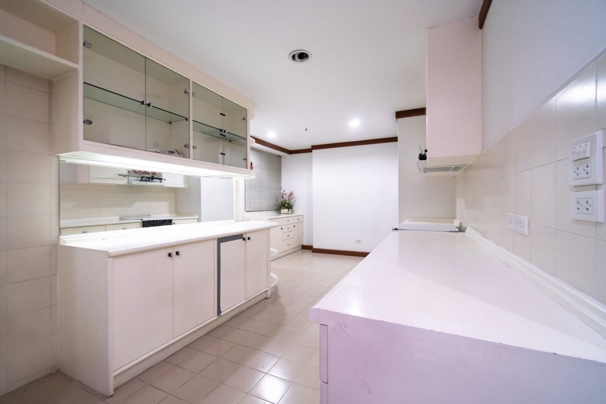 ขายคอนโดสุขุมวิท อโศก ทองหล่อ : 📢 ถูกกว่านี้ ไม่มีอีกแล้ว!ห้องขนาดใหญ่ ใจกลางอโศก ระเบียงใหญ่ เดินทางสะดวกมาก พร้อมสิ่งอำนวยความสะดวกครบครัน เหมาะทั้งอยู่เองและลงทุน