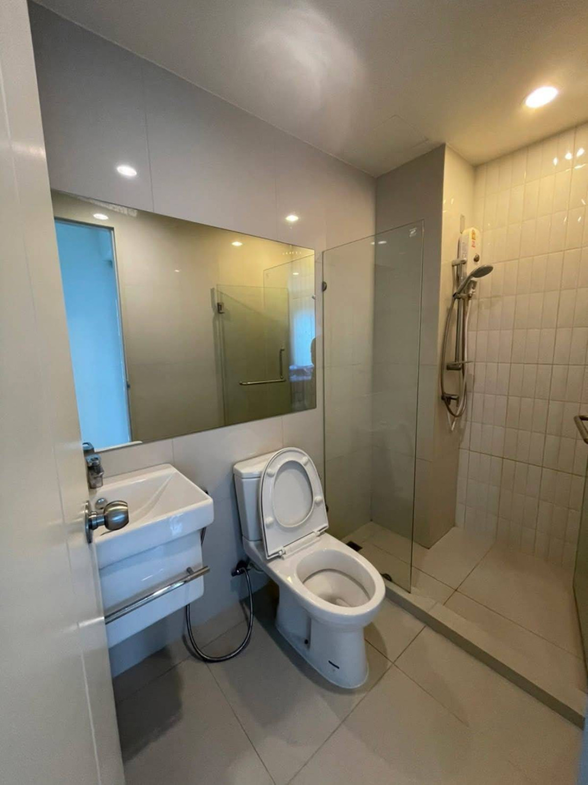 ให้เช่าคอนโดพระราม 9 เพชรบุรีตัดใหม่ RCA : เช่าคอนโด  ไลฟ์ อโศก MRT-เพชรบุรี บางกะปิ เขต ห้วยขวาง กรุงเทพ CX-141485