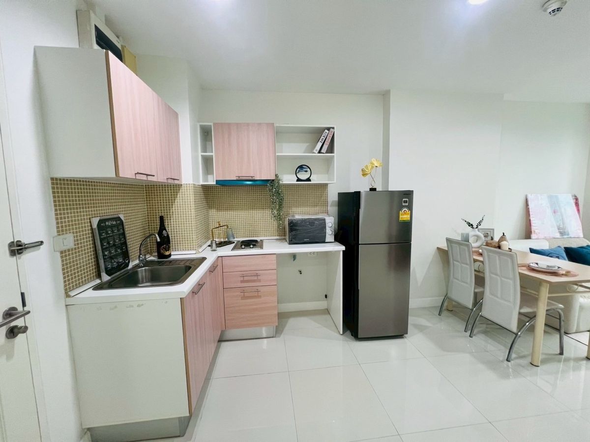 ขายคอนโดพระราม 9 เพชรบุรีตัดใหม่ RCA : 💸 ขายคอนโด The Mark Ratchada-Airportlink ราคา 2.59 ลบ. ขนาด 38 ตร.ม. 1 Bedroom ชั้น 17 เพดานสูง โปร่ง โล่งสบาย ระเบียงกว้างมาก คอนโด High Rise สูงทั้งหมด 25 ชั้น จำนวนยูนิตน้อยเพียง 420 ยูนิต เป็นส่วนตัว ไร้ความวุ่นวาย ที่จอดรถเพียงพอ 
