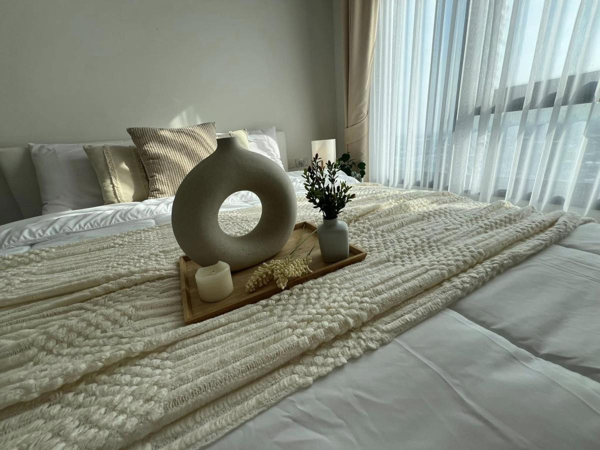 For RentCondoPattanakan, Srinakarin : For Rent Condo , Rich Park Triple Station , ARL-Hua Mak , Suan Luang , Suan Luang , Bangkok ,  CX-114243