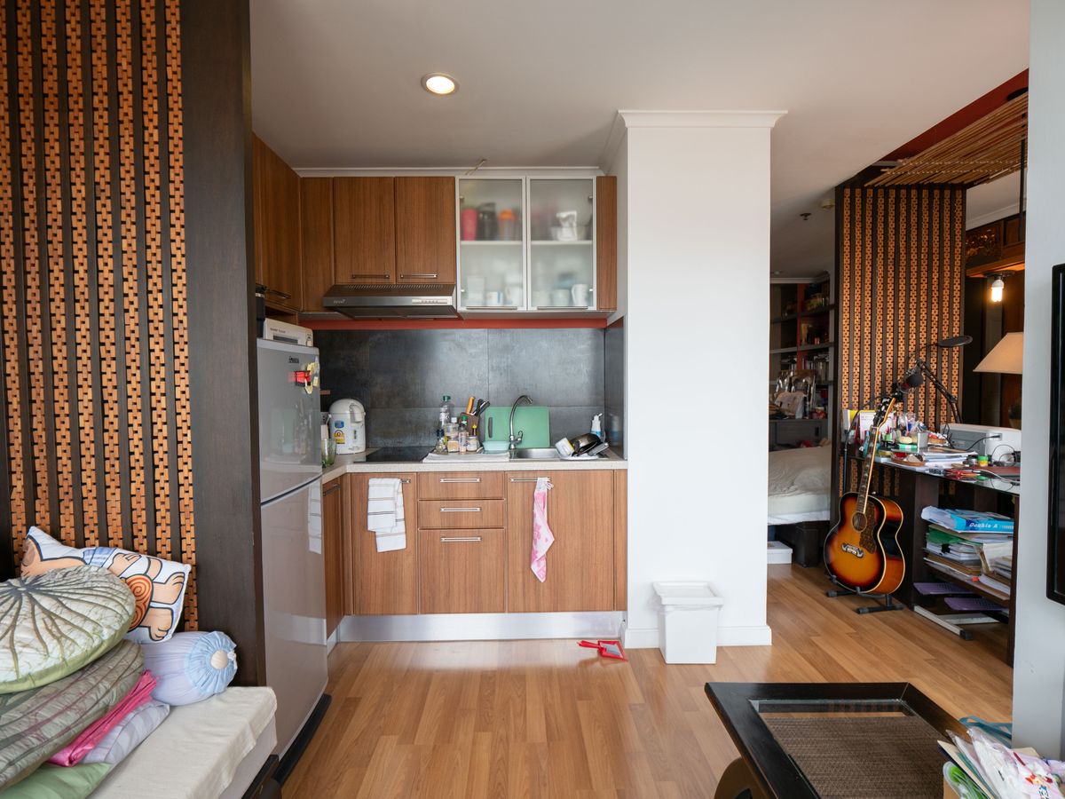 For SaleCondoRama3 (Riverside),Satupadit : Condo for sale, Lumpini Park Riverside Rama 3 Lumpini Park Riverside-Rama 3 condo on the Chao Phraya River. The only place of Lumpini The room is very beautiful, genuine woodwork, unique design, of course. Really full price. Very good value. 1 bedroom, 32